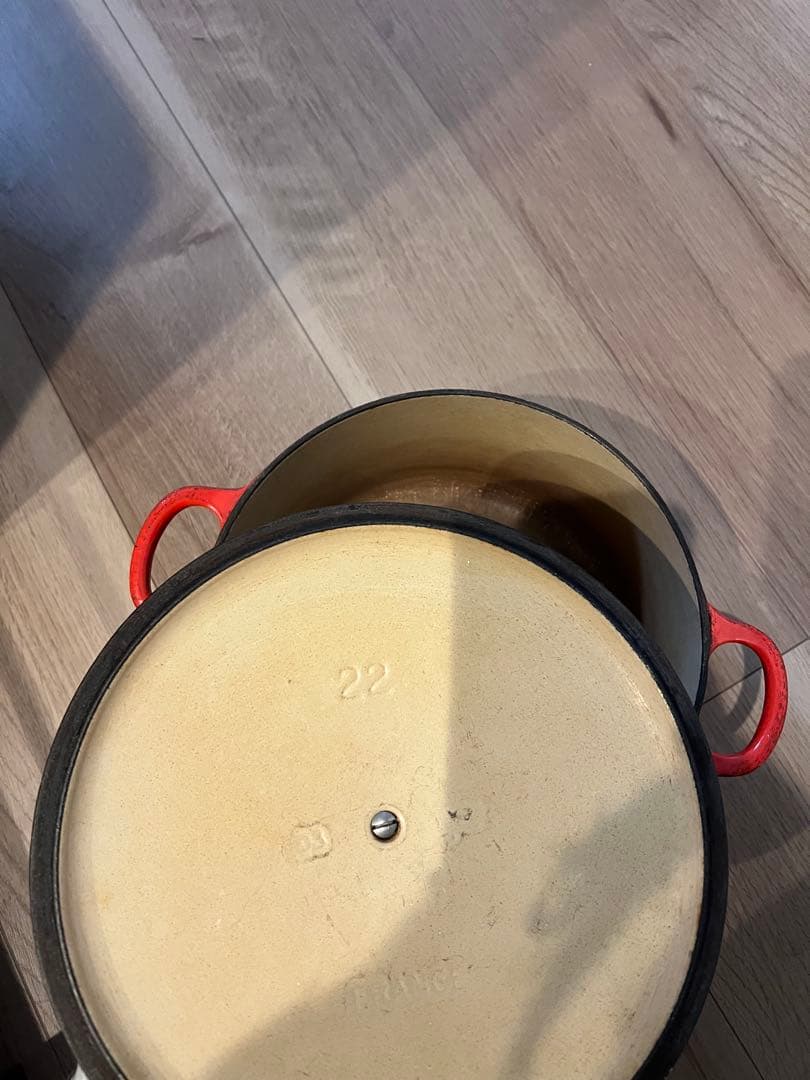 セット配送可能！ル・クルーゼ LE CREUSET 赤 22cm両手鍋