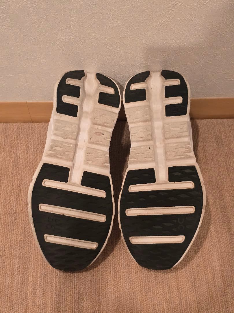 On Cloudtilt オン クラウドティルト スニーカー