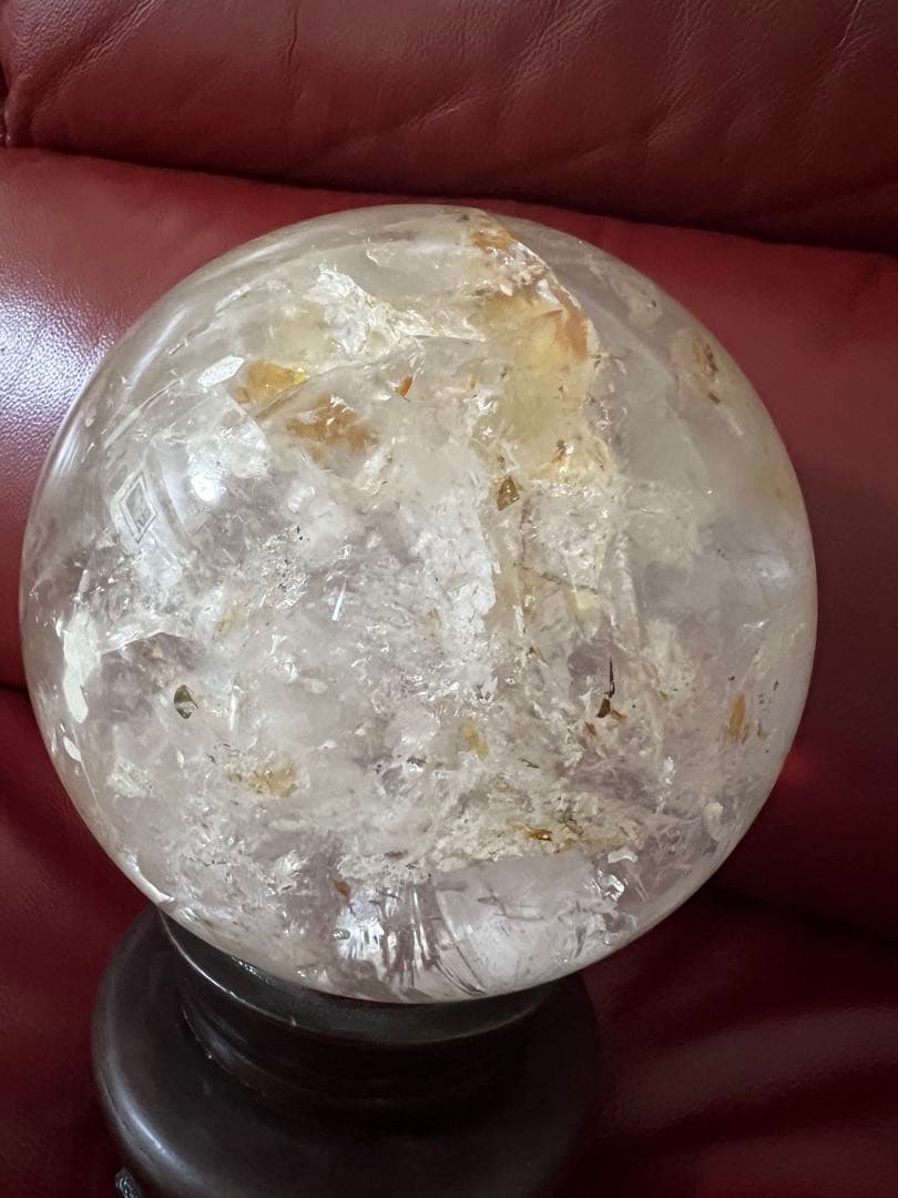 ヒマラヤ水晶　特大　レインボー有り　丸玉　パワーストーン　台座付き