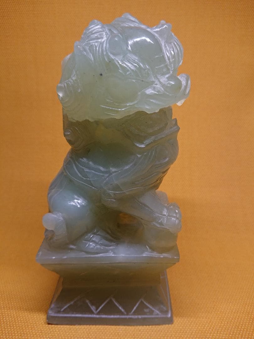 しし　獅子　雕刻　玉石　翡翠　置物　インテリア　工芸品　美術品　A1157