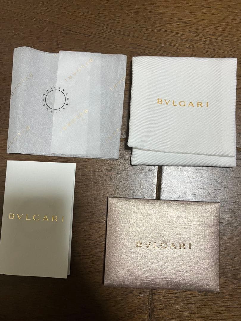 BVLGARI ブラックレザーブレスレット