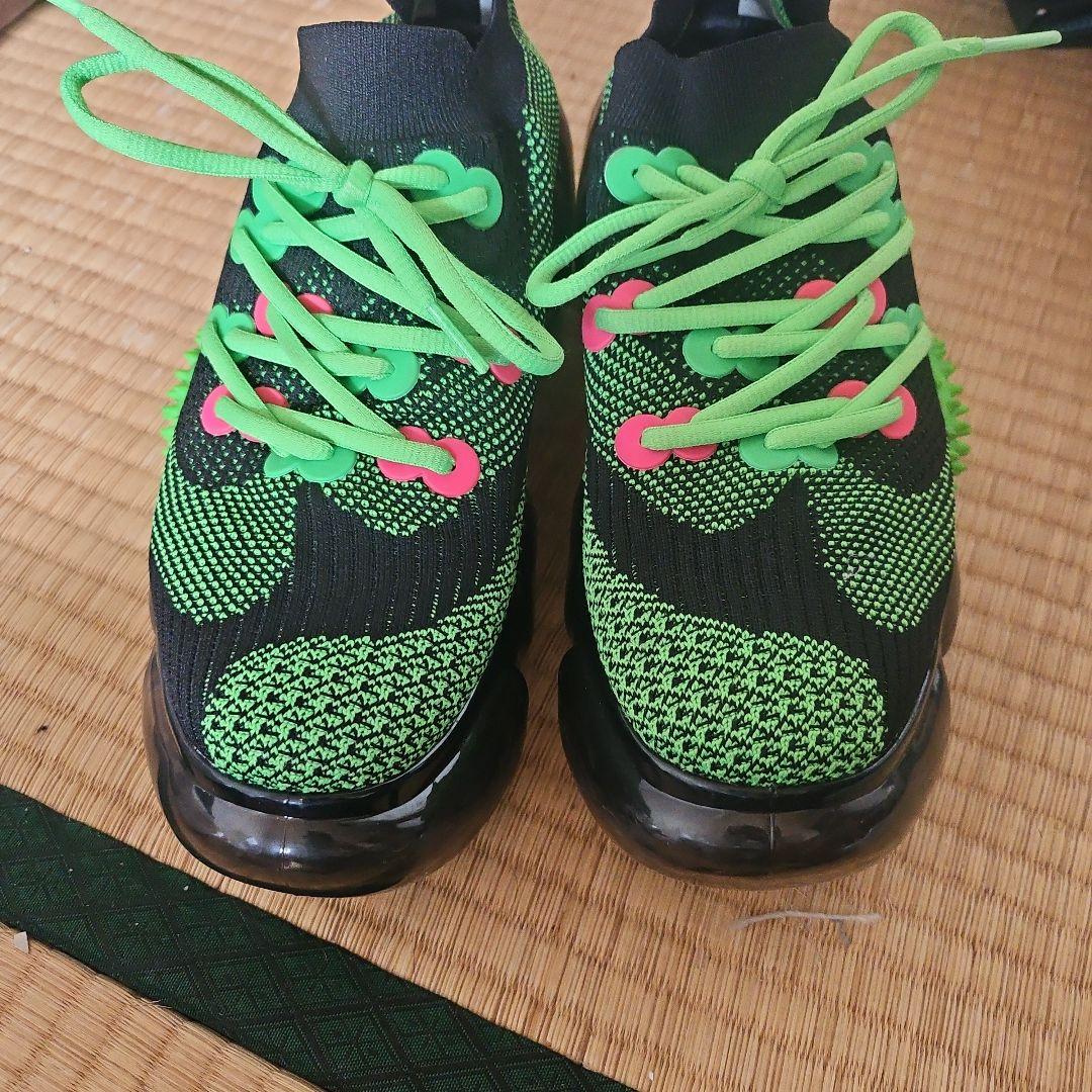 groundsスニーカー 黒/緑/ピンク