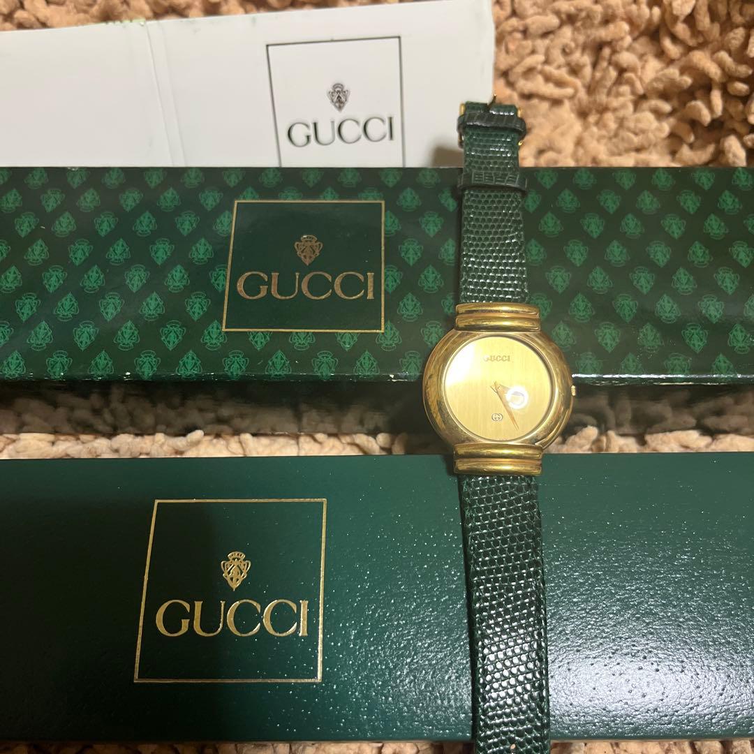 ジャンクオールド GUCCI 腕時計 ゴールド×グリーン レザー箱、販売証明書付