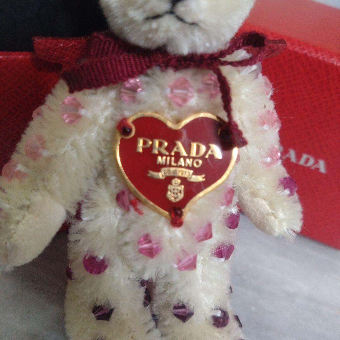 貴重！PRADA クマ型キーホルダー オリジナルボックス付き