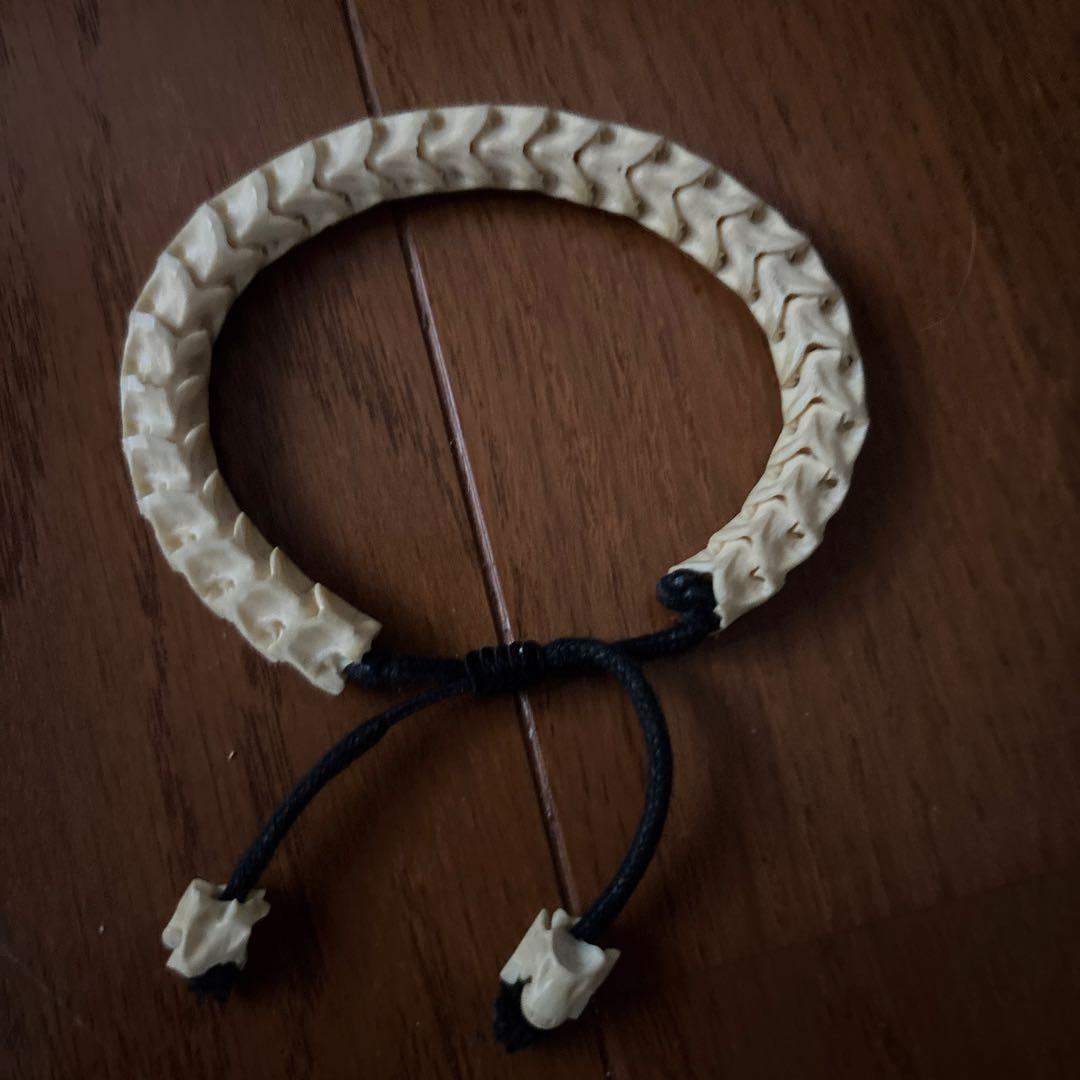 天然素材蛇骨ブレスレット