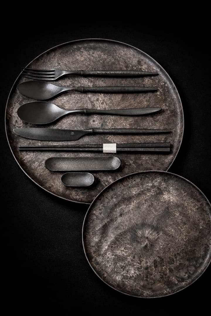 ARAS杉皮ブラック大皿・中皿・カトラリーセット