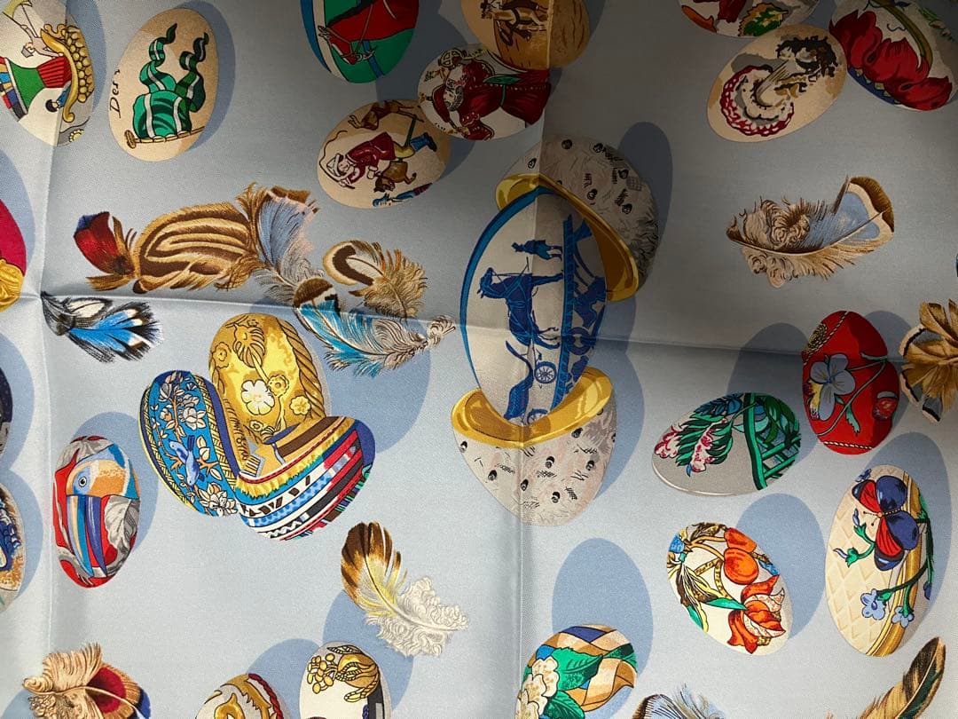 Hermès カラフルシルクスカーフ