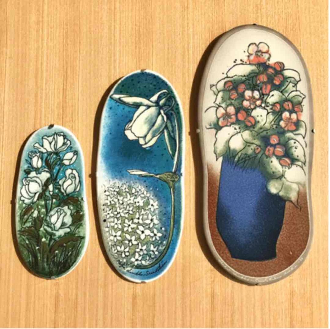 【参考画像】ARABIA ヘルヤ 縦長陶板画 サイズ比較用