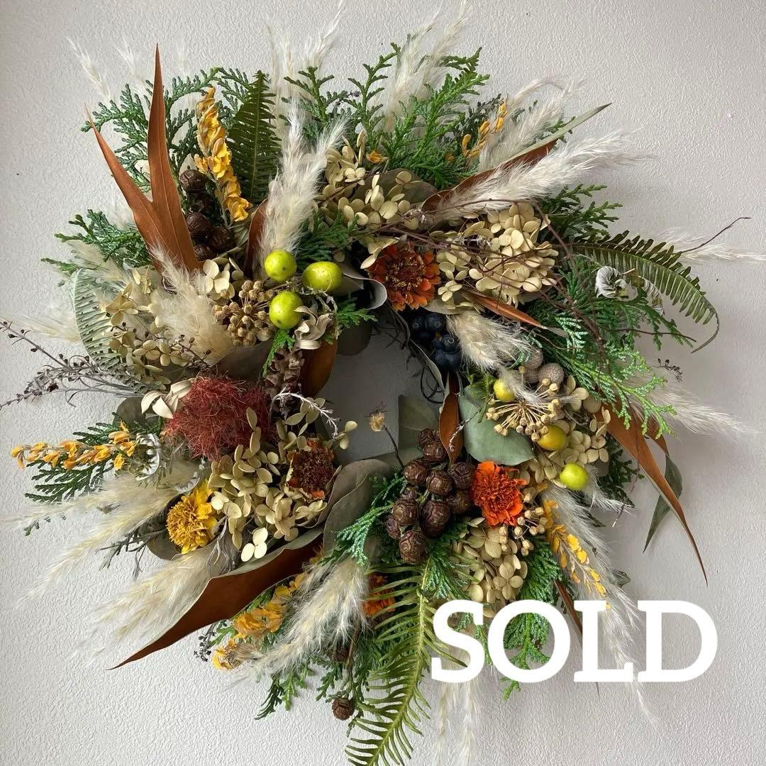 大きめ　実ものと秋の森のリース　キンポウジュ　パンパスグラス　グレビレア