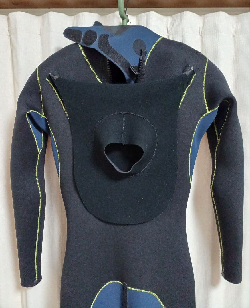 DEUS　デウス　ウェットスーツ　フルスーツ　3mm　ラバー　メンズMLサイズ
