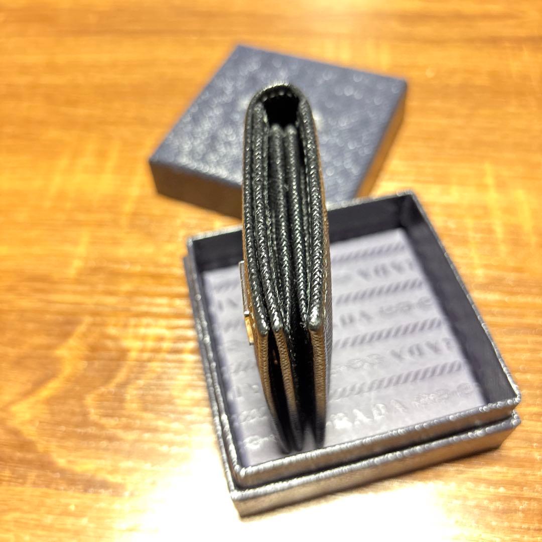 プラダ　ケース