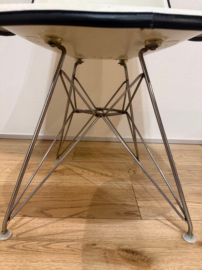 サイドシェルチェア　Modern Furniture Sales Co,Ltd