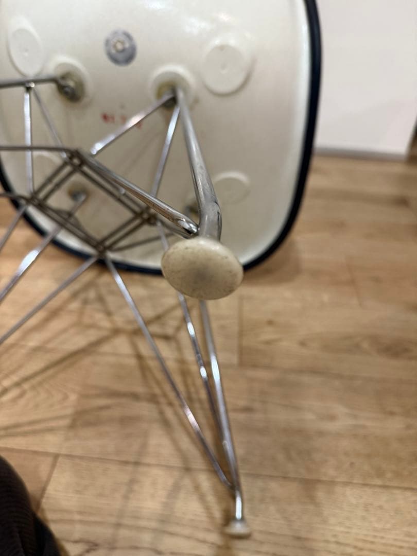 サイドシェルチェア　Modern Furniture Sales Co,Ltd