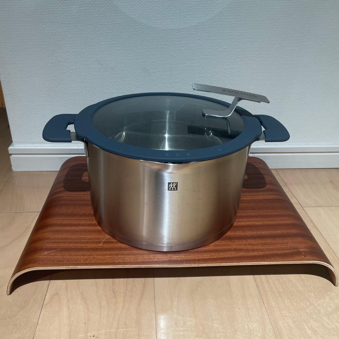 ヘンケルス　ツベリング 両手鍋24センチガラス蓋付き　保証書、箱有り