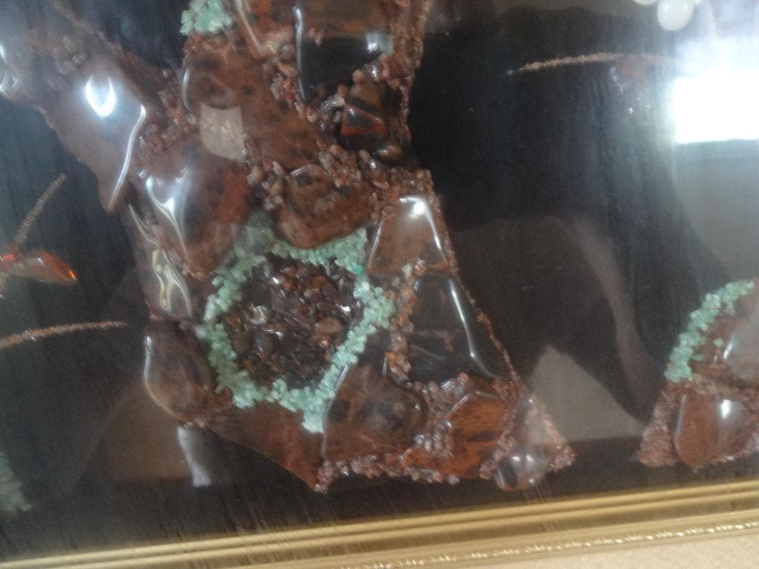 宝飾品　ふんだんに宝石（メノウ）を使って描いた花が咲いた大木