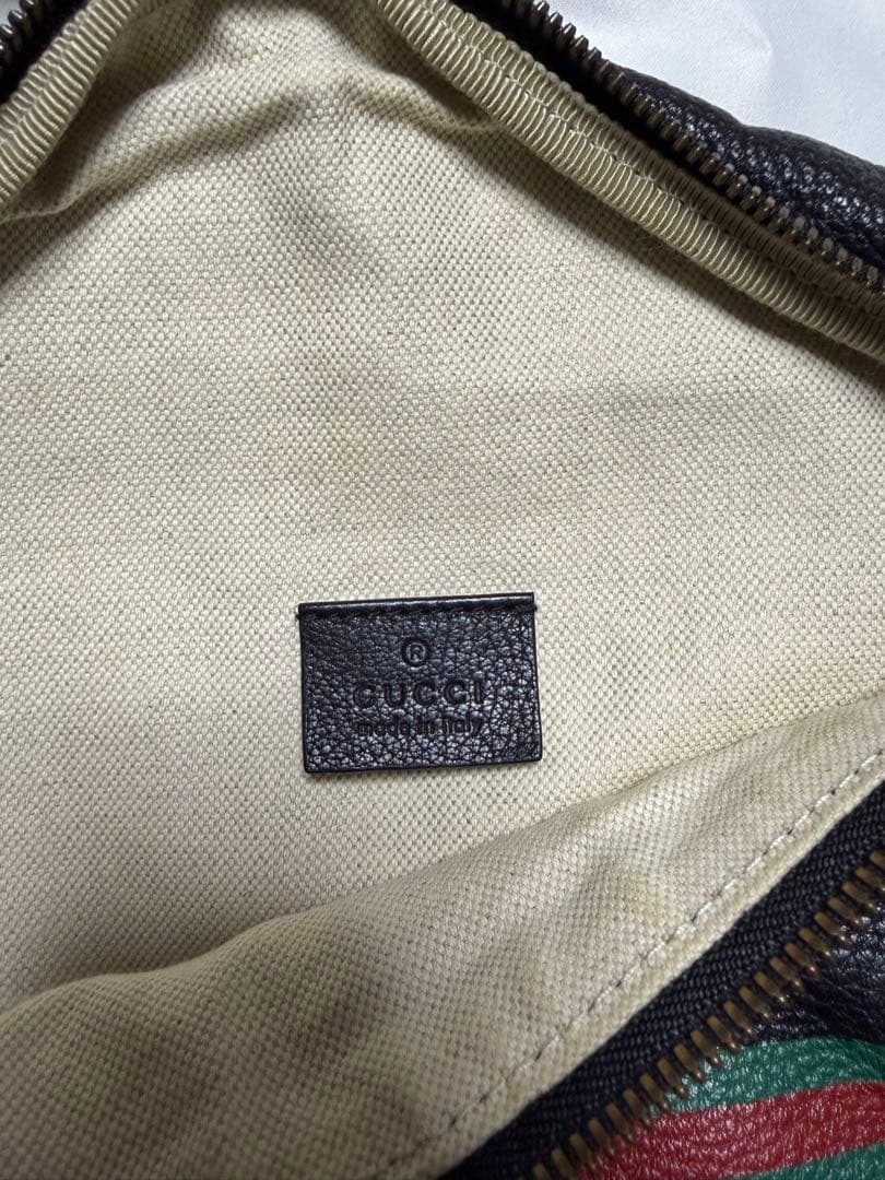 GUCCI レザー ボディバッグ 保存袋付き