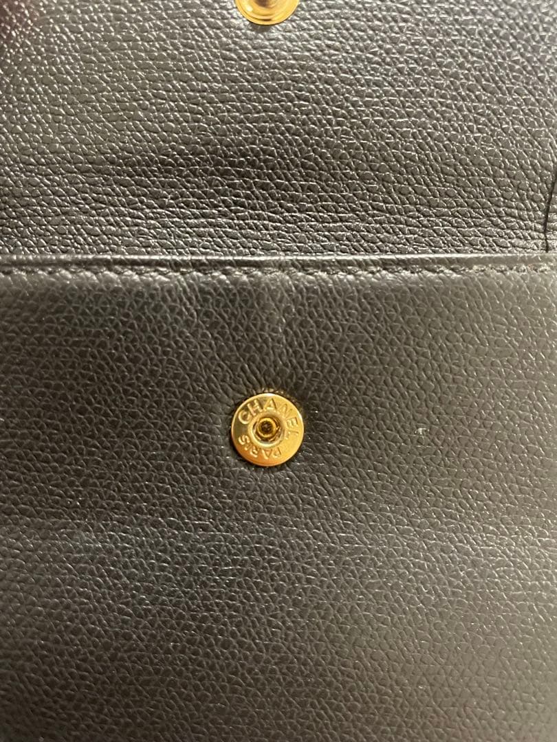 国内正規品　CHANEL シャネル　二つ折り財布　黒　キャビアスキン　ココマーク