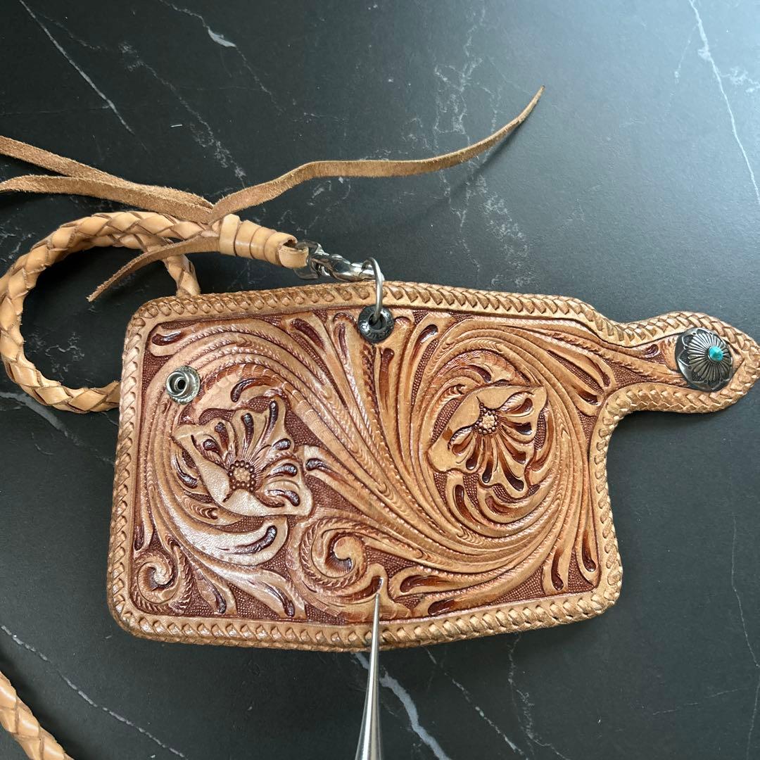 mud monkey 彫刻デザイン バイカーズウォレット 二つ折り財布