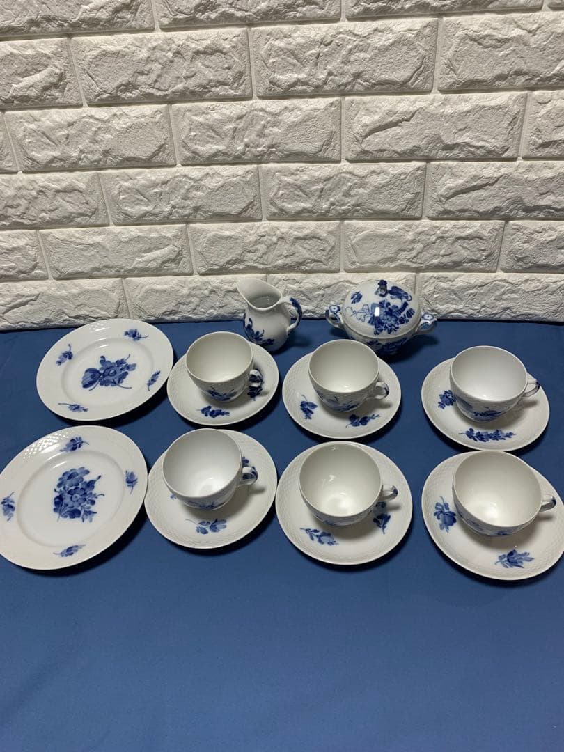 ロイヤルコペーハーゲン　ブルーフラワーカップソーサーシュガーポット等