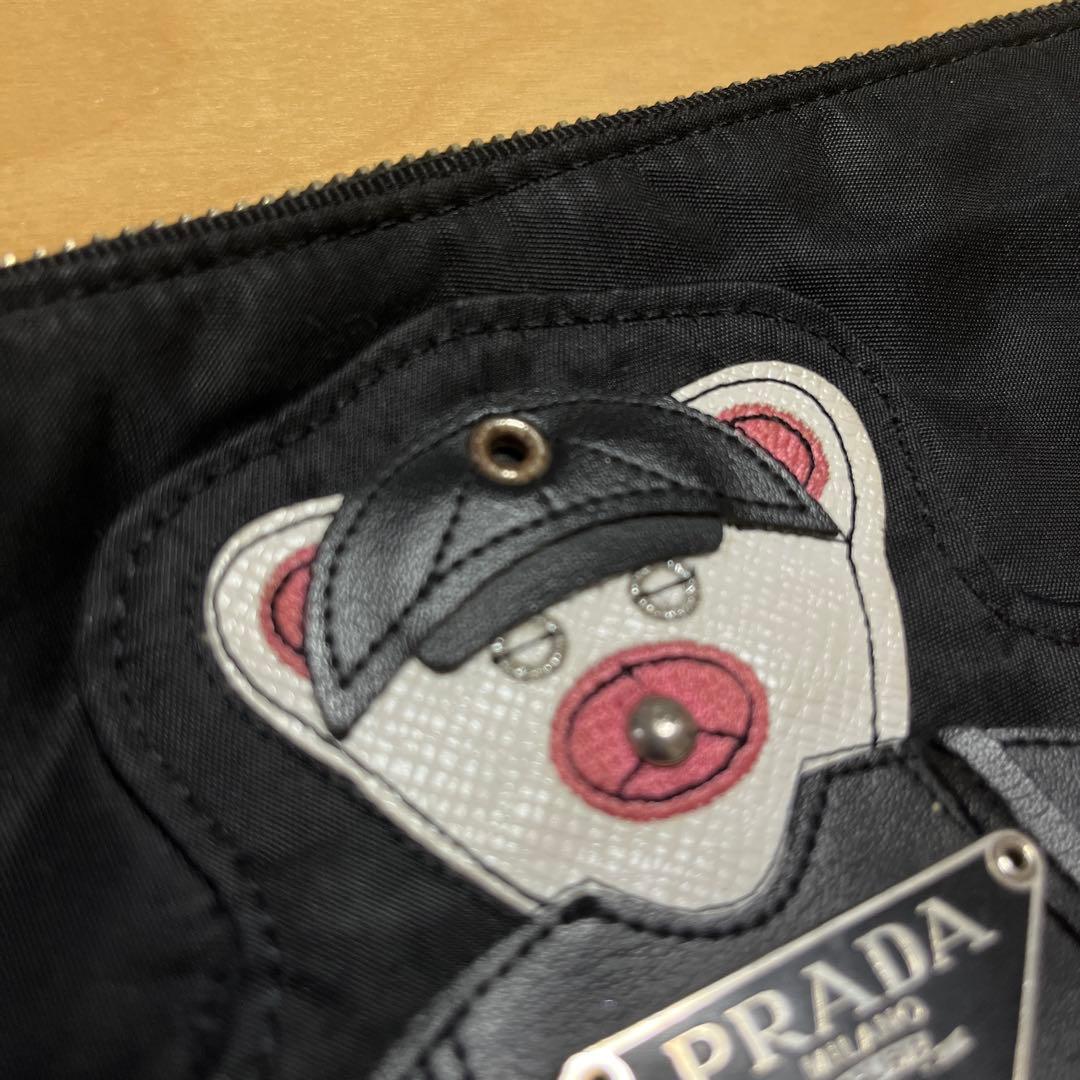 PRADA クマ刺繍 ナイロンポーチ