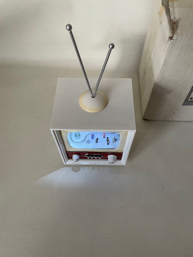 クリスマス ミュージカル テレビ ホワイト LEDライト 8曲収録 箱付き 卓上