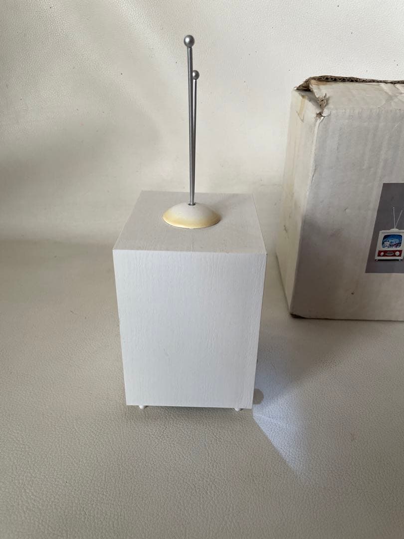 クリスマス ミュージカル テレビ ホワイト LEDライト 8曲収録 箱付き 卓上