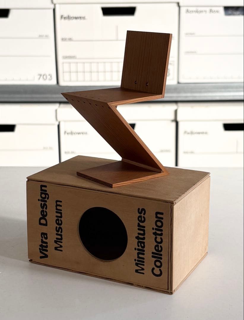 vitra ヴィトラ ミニチュア ジグザグチェア Zig Zag Stoel