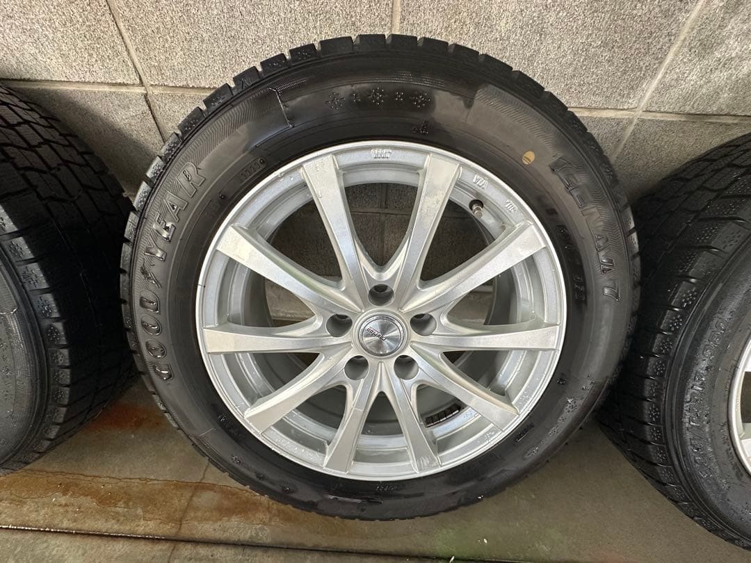 t*r様 ⭐️早い者勝ち⭐️215/60R17ホイール付き スタッドレスタイヤ