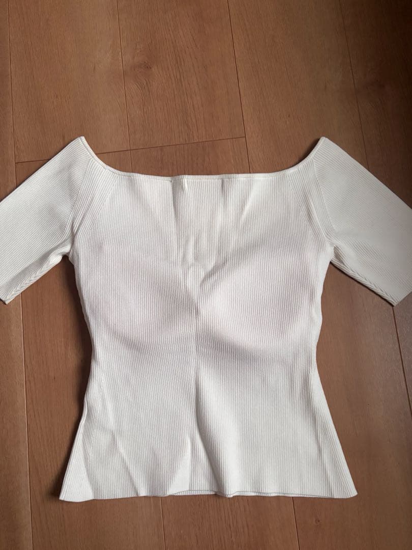 nicenicemoment/ナイスナイスモーメント　オフショル、白