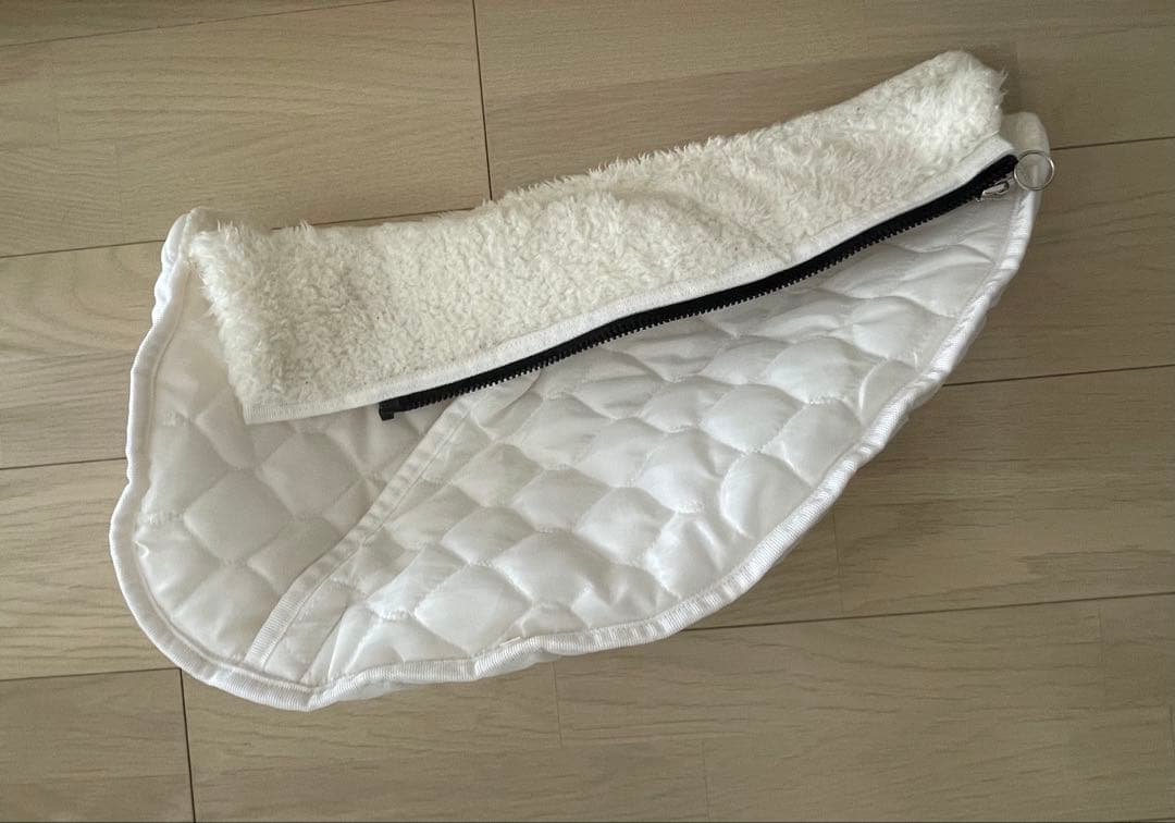 ★ ファンドル　スリングバッグ　スタンダードサイズ　Sサイズ　ブラック　黒 ★