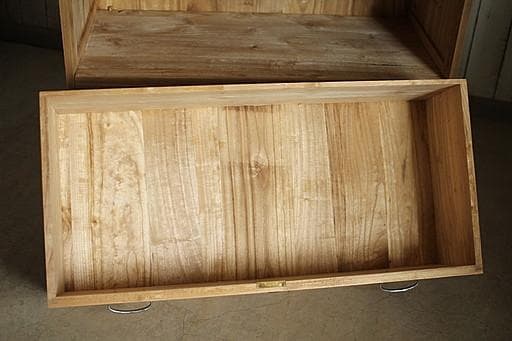 古い木製の引き出し2段　チェスト　桐箪笥 昭和レトロ　タンス　古家具　古民家