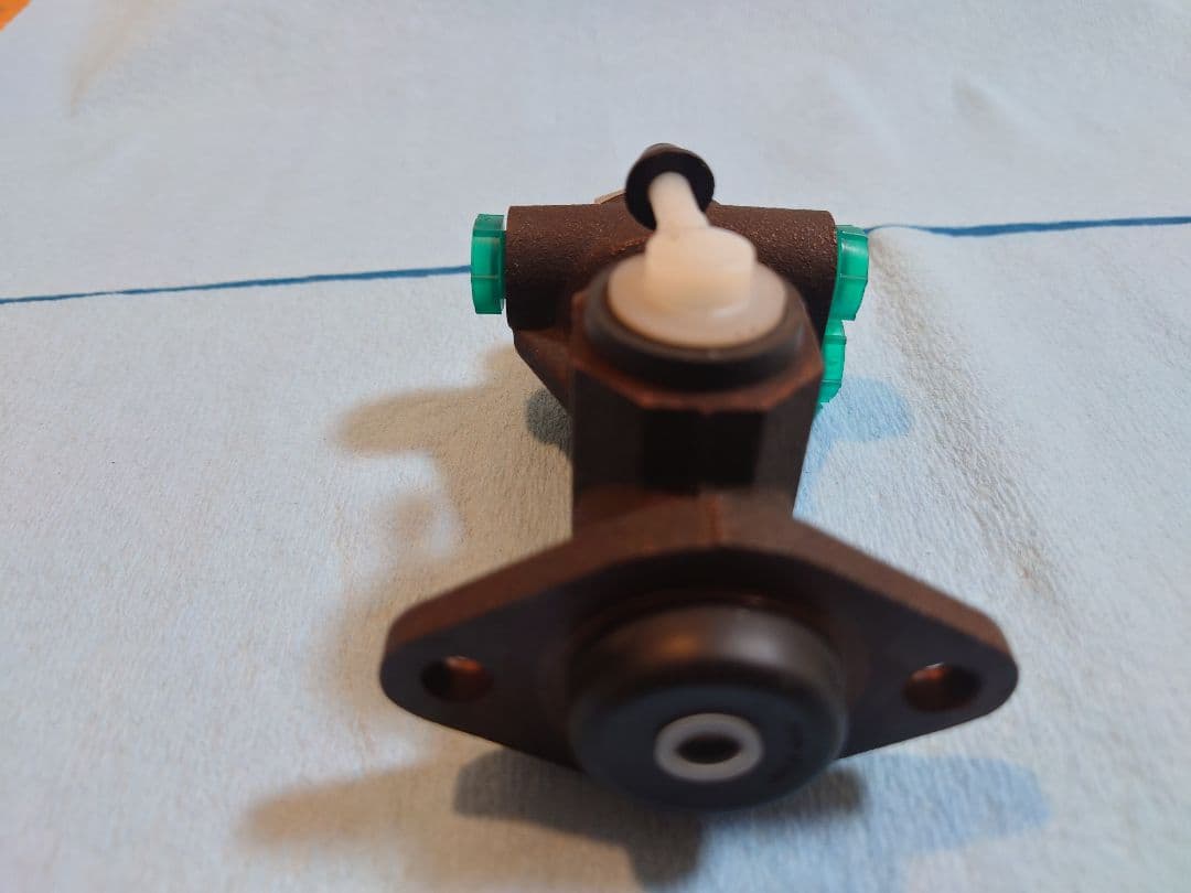 旧チンク　チンクエチェント　フィアット500 　マスターシリンダー　高圧力タイプ