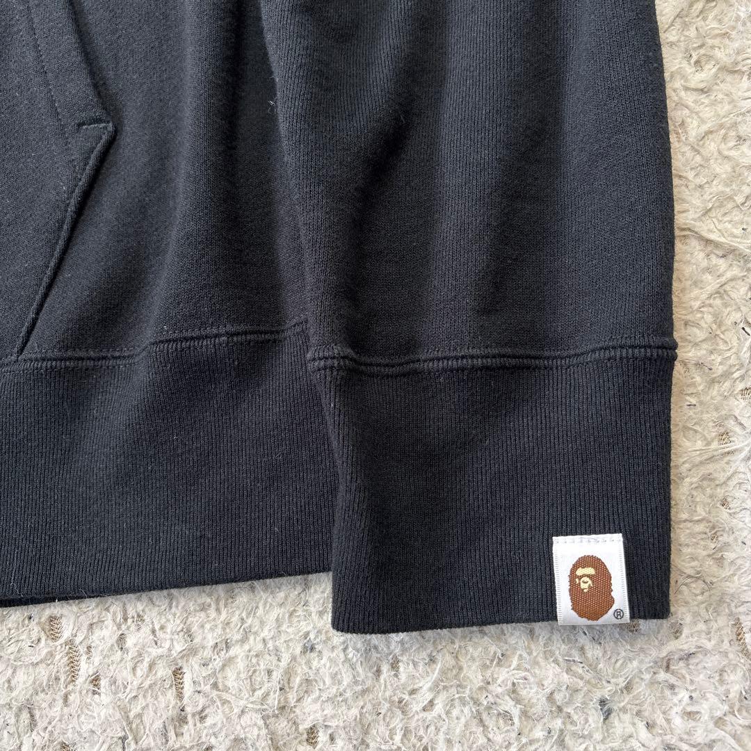 【アベイシングエイプ】 KAWS GAME GEAR パーカー　シャーク　M