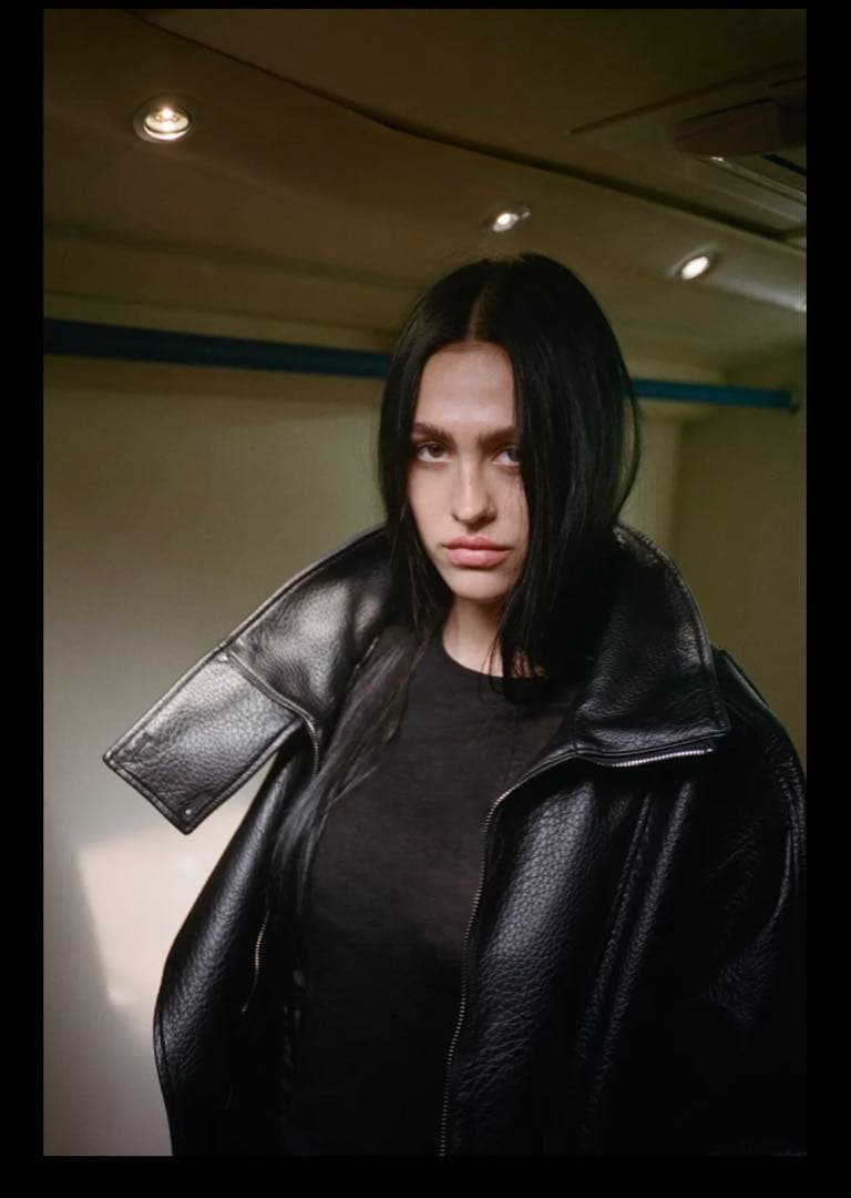 ZARA 完売品　新品未使用　 フェイクレザージャケット　M