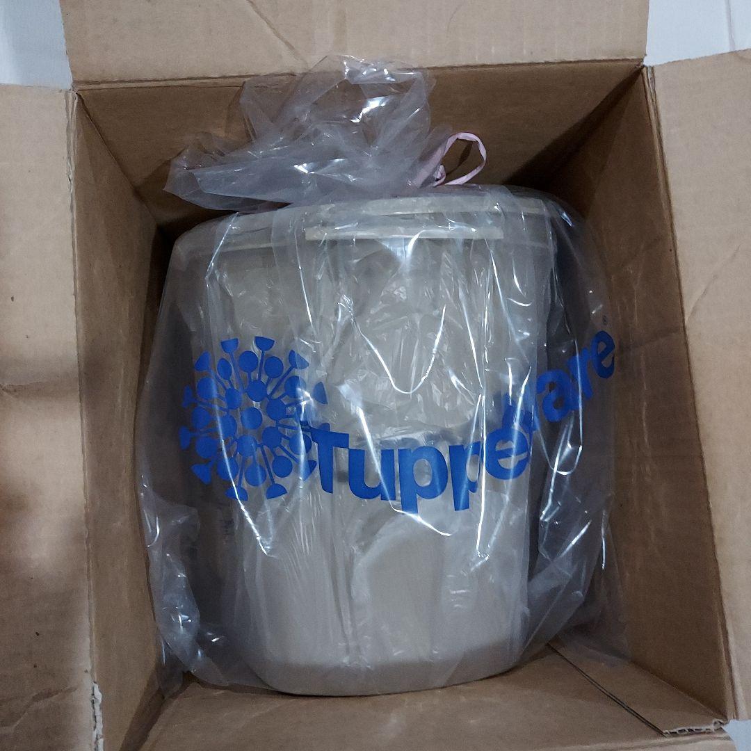 タッパーウェアフタ付きプラスチック保存容器 直径28cm