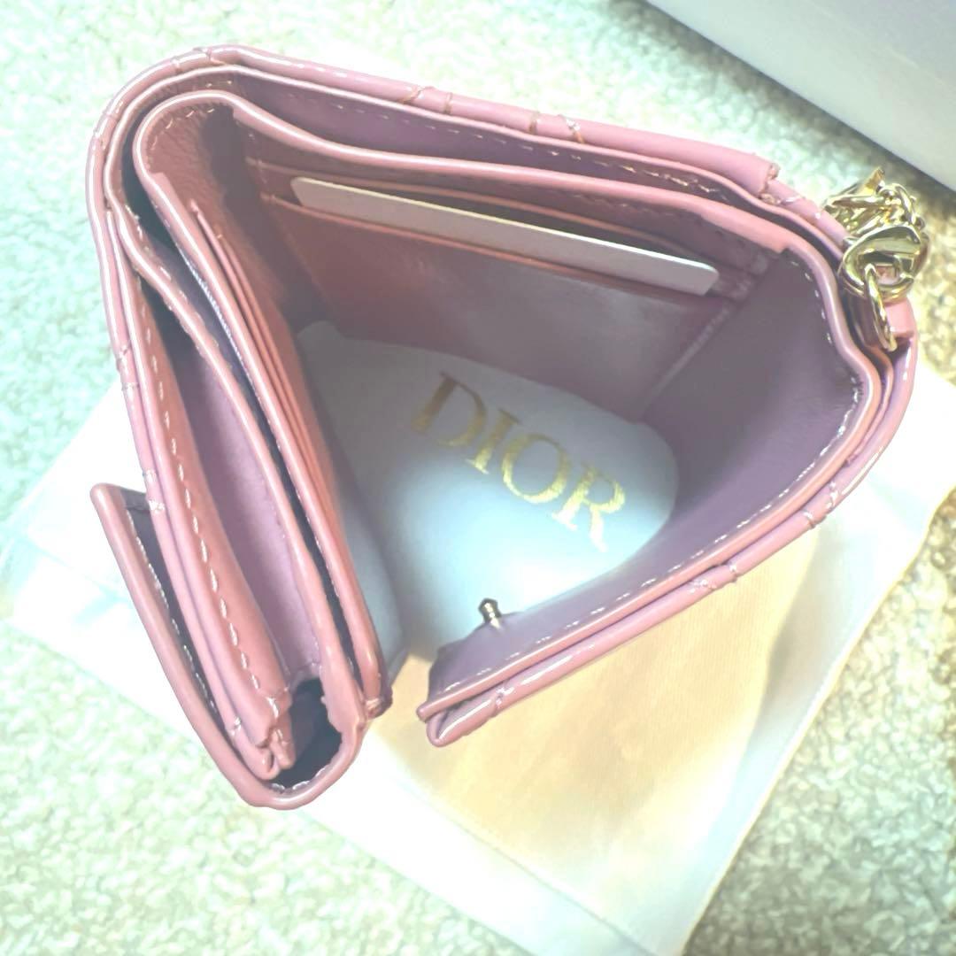 【新品】クリスチャンディオールレディディオール ピンクエナメルロータスウォレット