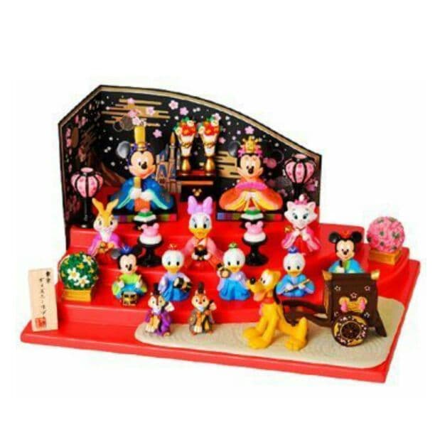 ディズニーリゾート限定発売 ミッキーと仲間たちの雛人形（台付き）