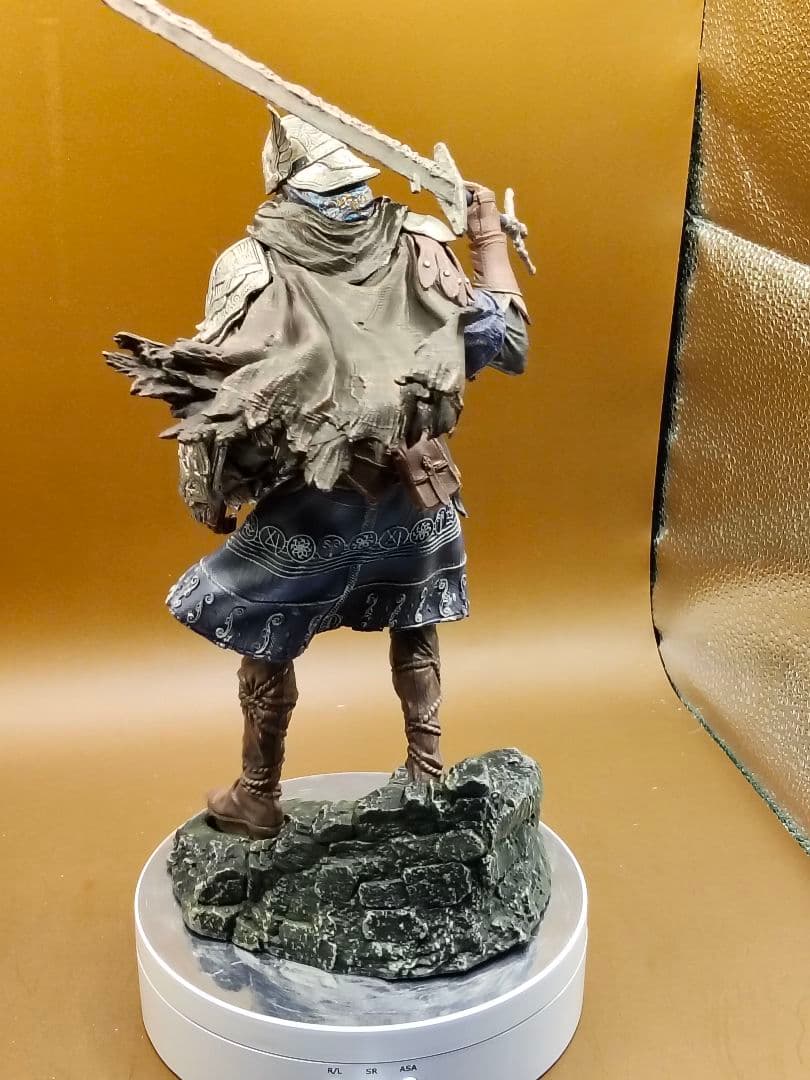 エルデンリングナイトレイン　追跡者　フィギュア