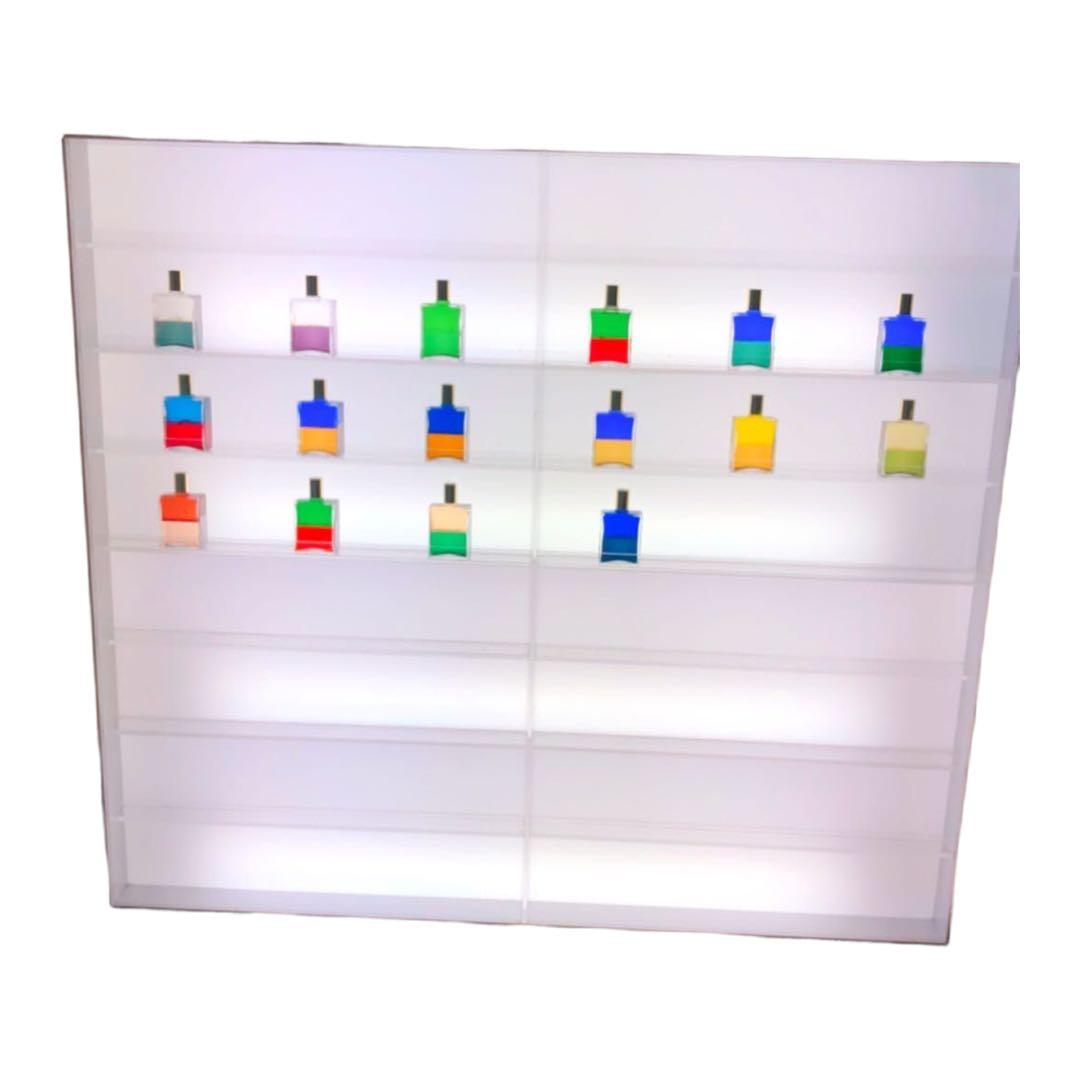 【値下げ交渉歓迎！】ライトアップできるアクリル飾り棚　落下防止ストッパー付き