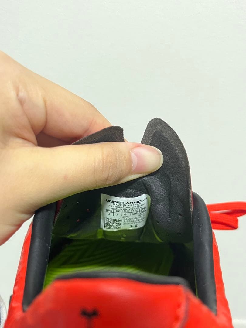 Under Armour Magnetico レッド サッカーシューズ