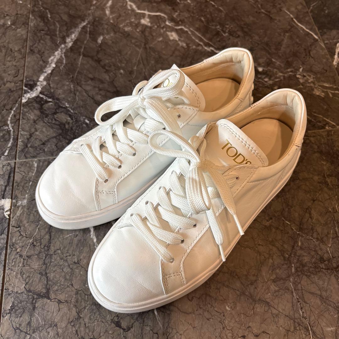 TOD'S ホワイト スニーカー
