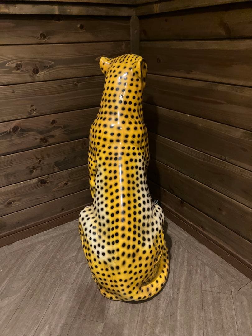 チーターの置き物　インテリアチーターオブジェ　中古品