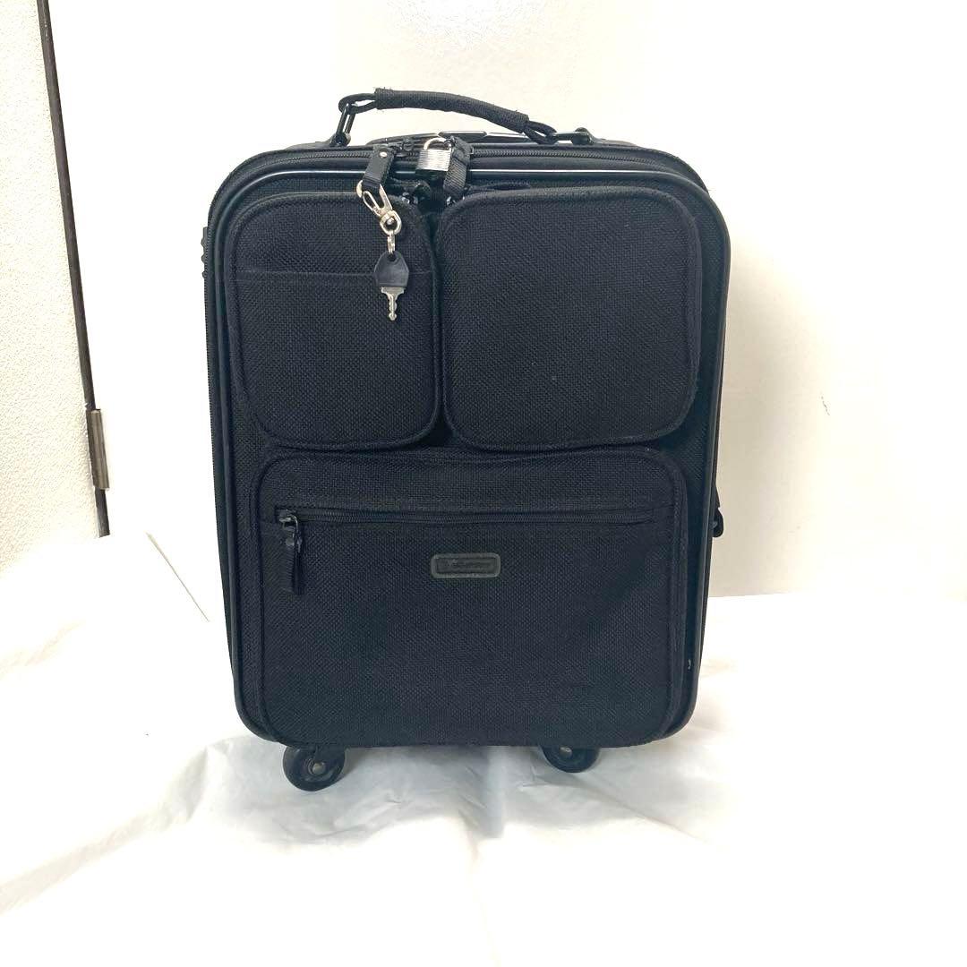 SWANY スワニー 四輪 座れる 機内持ち込み可　キャリーケース ブラック