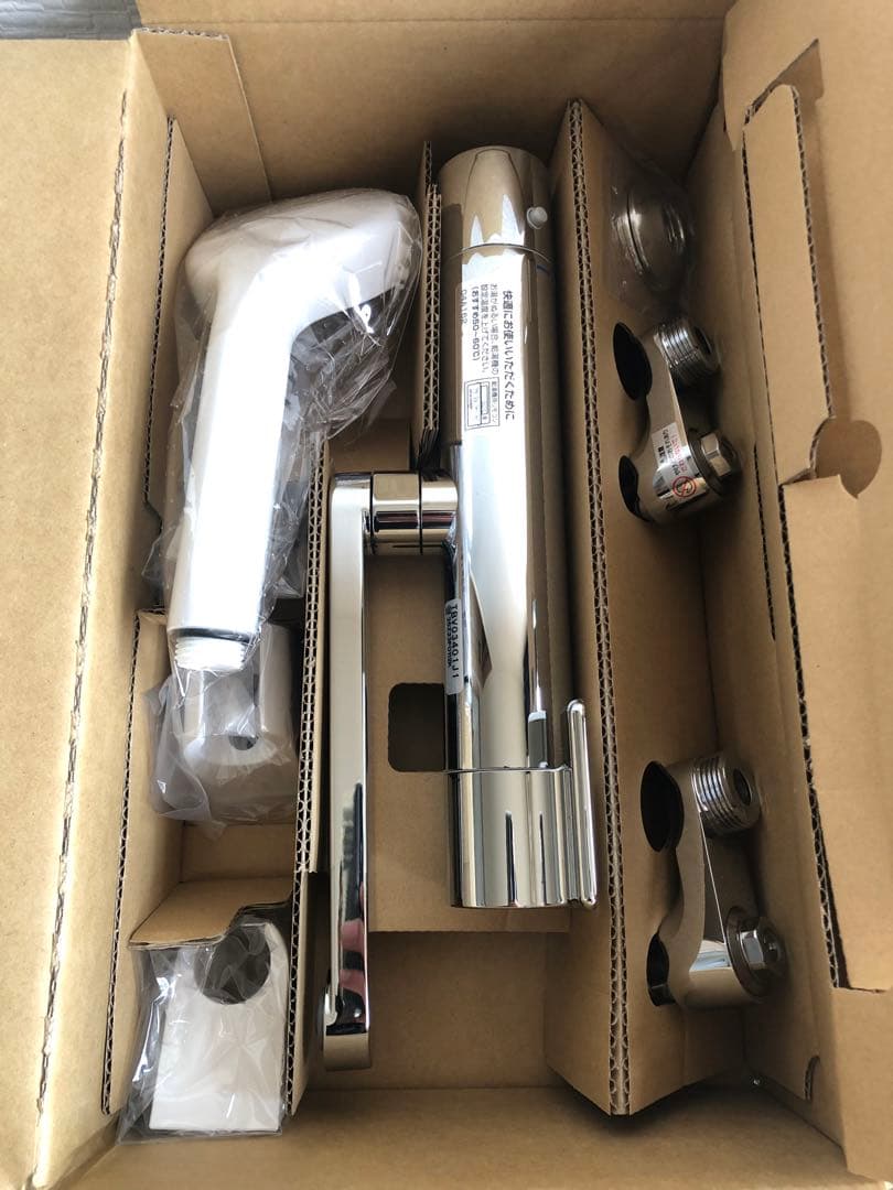 浴室用壁付サーモスタット混合水栓 コンフォートウェーブTBV03401J1