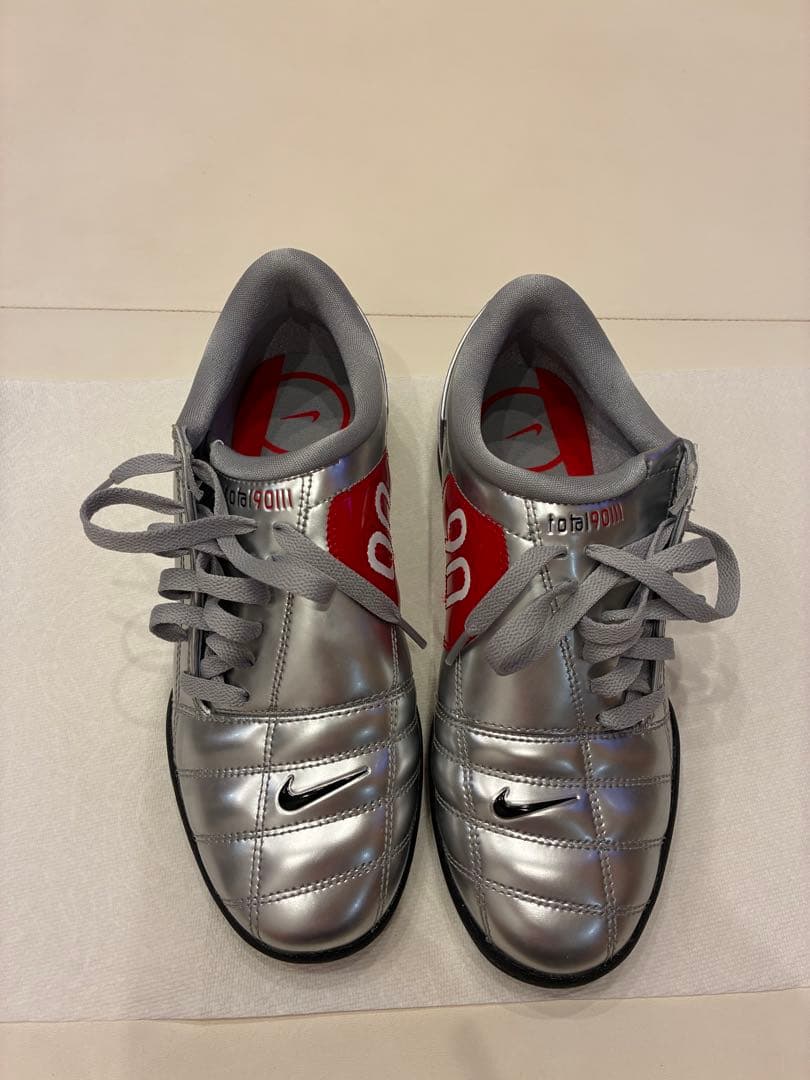 Nike トータル90 シルバー　25センチ