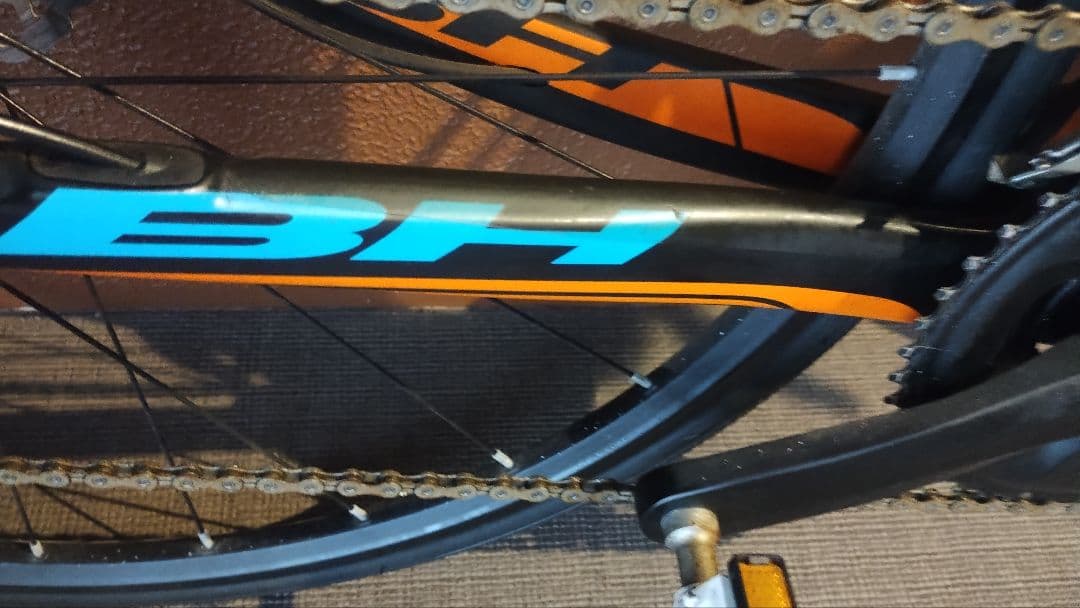 【美品】BH　クオーツQUARTZ　Disc　フルカーボン　105　油圧