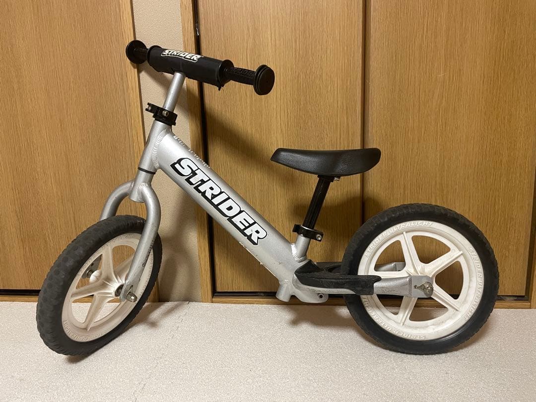 ストライダー 12Pro＋ヘルメット、肘当て、膝当て、手袋