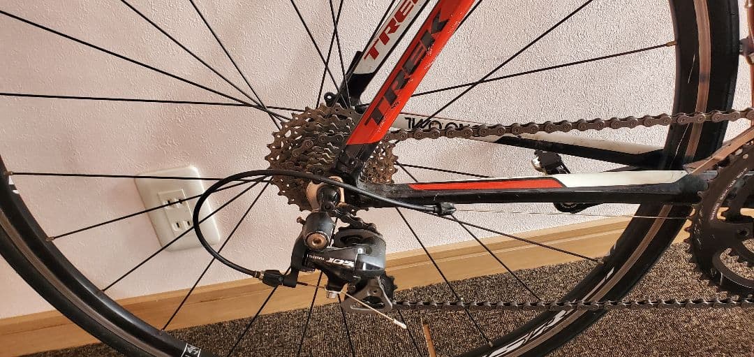 Trek ロードバイク サイズ54　　ホイールジャンク