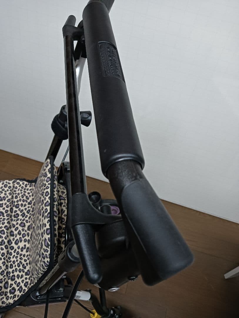 手押し車シルバーカー 軽量アルミフレーム