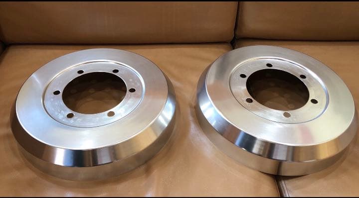 ハイエース200   ワールド製WORLD アルミドラムカバーフロントハブカバー